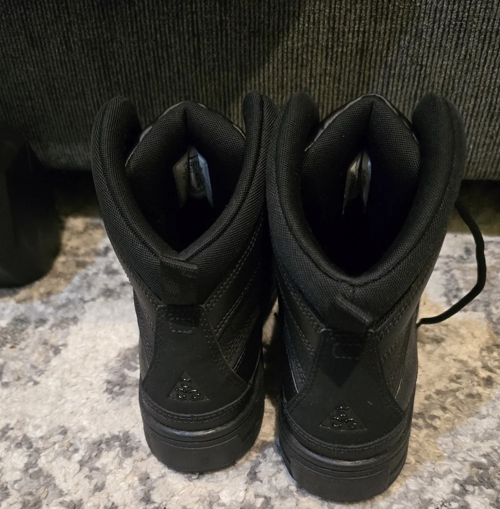 Nike Kids Black High-Top Boots